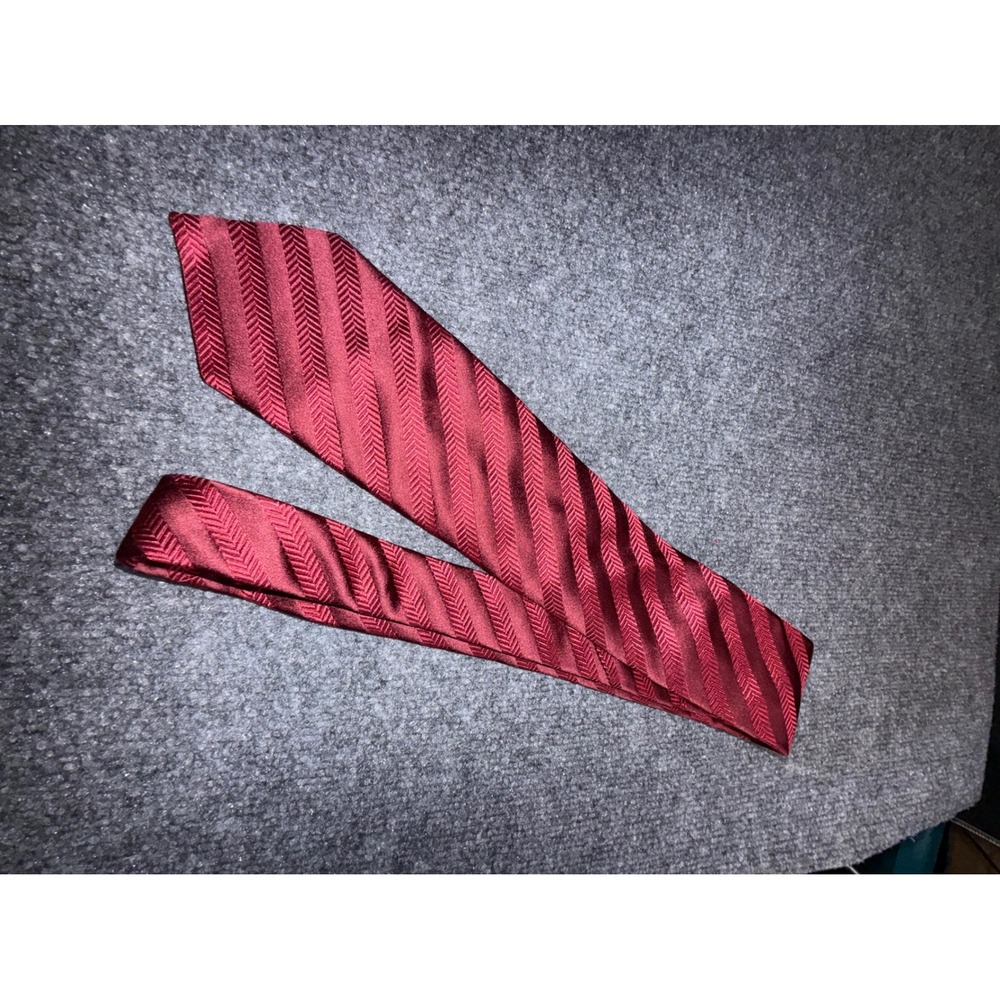 Hugo Boss Mens Burgundy Red Herringbone Diagonal Stripe Silk Necktie